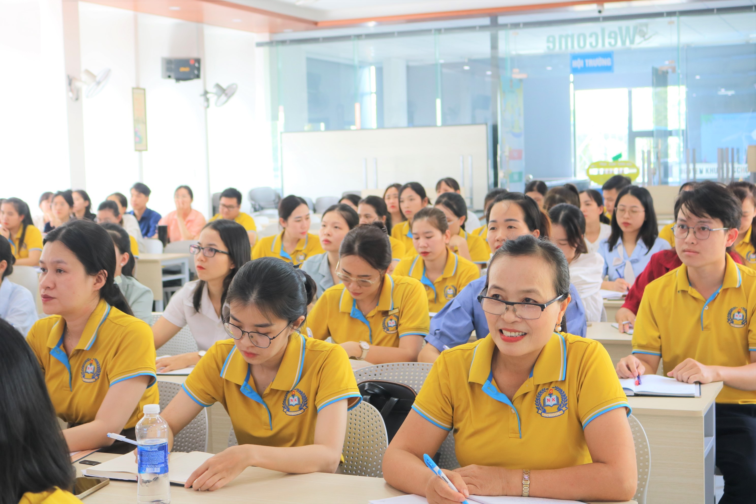 HỌP HỘI ĐỒNG SƯ PHẠM ĐẦU NĂM HỌC 2025–2026